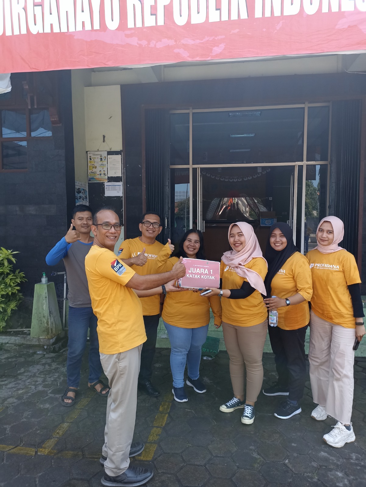 Kemeriahan Lomba 17 Agustus 2024 BPR Profidana Paramitra